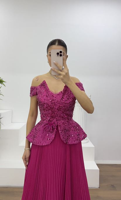 Fuşya Pul Payet Kayık Yaka Piliseli Abiye Elbise