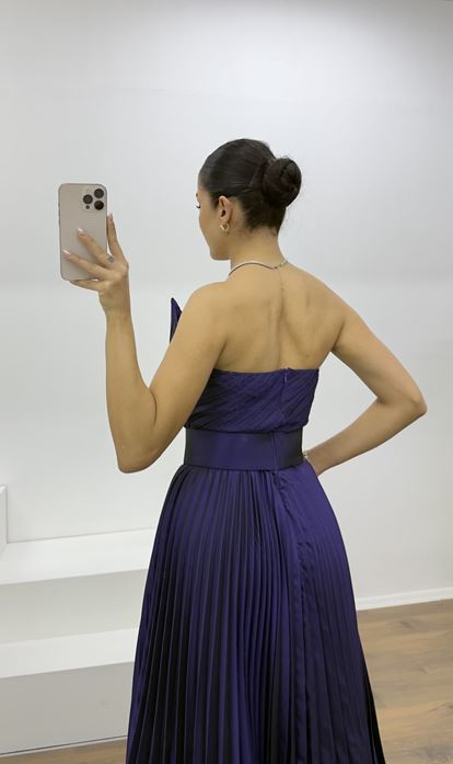 Mor Göğüs Drapeli Kuşak Detaylı Pliseli Abiye Elbise