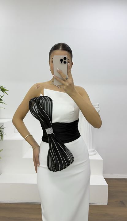 Siyah Kemik Şık Fiyonk Detaylı Asimetrik Straplez Abiye Elbise