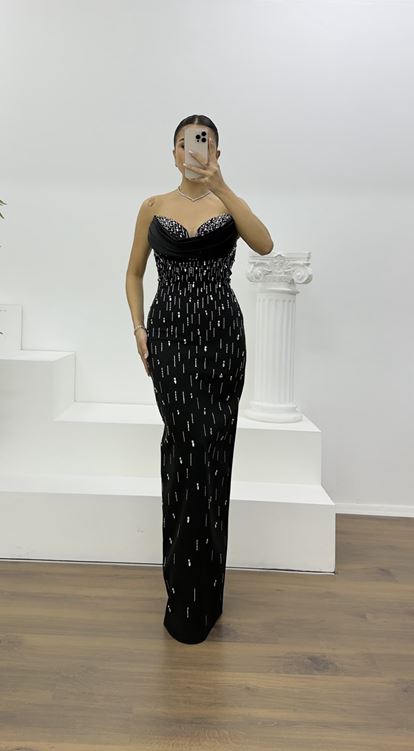 Siyah Drapeli Straplez Ve Taş İşlemeli Abiye Elbise