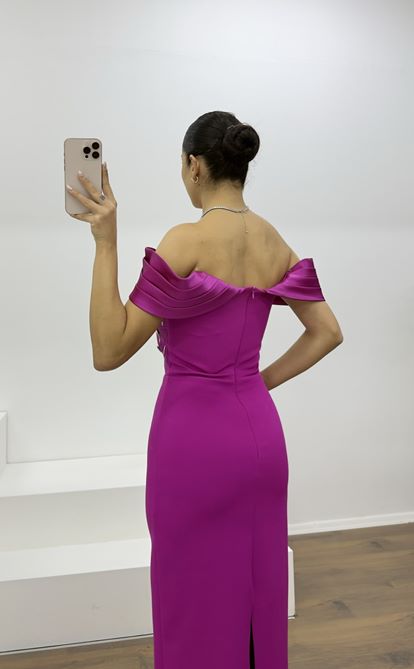 Fuşya Kristal Işıltılı Omuz Detaylı Abiye Elbise