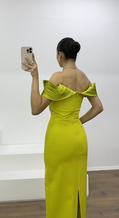 Fıstık Yeşili Kristal Işıltılı Omuz Detaylı Abiye Elbise