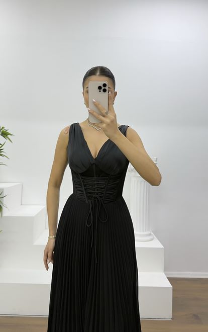 Siyah Korse Detay Pliseli Abiye Tulum