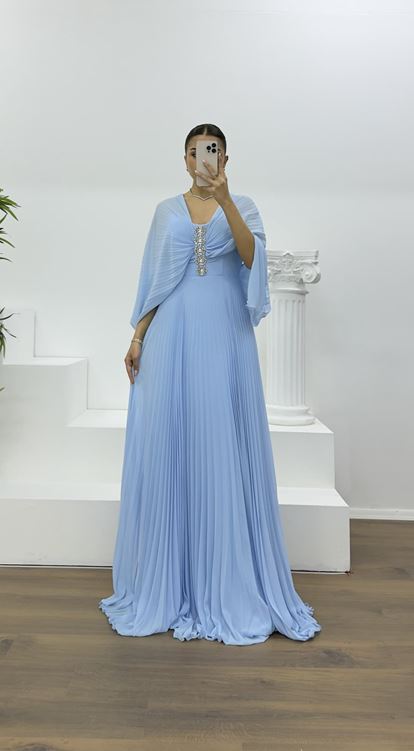 Mavi Broş Detaylı Melek Kanadı Şifon Abiye Elbise