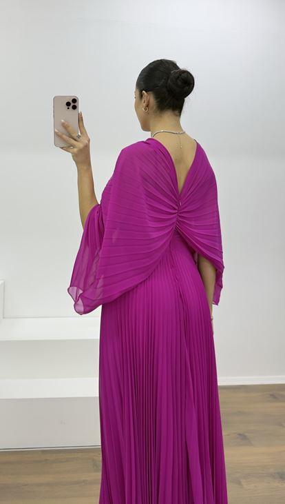 Fuşya Broş Detaylı Melek Kanadı Şifon Abiye Elbise