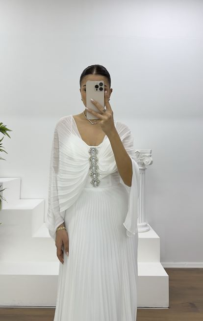 Kemik Broş Detaylı Melek Kanadı Şifon Abiye Elbise