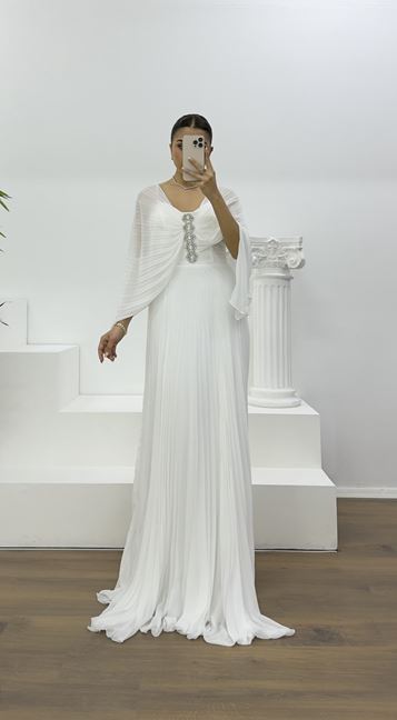 Kemik Broş Detaylı Melek Kanadı Şifon Abiye Elbise