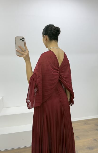 Bordo Broş Detaylı Melek Kanadı Şifon Abiye Elbise