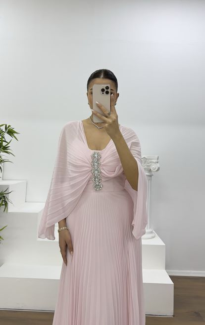 Pudra Broş Detaylı Melek Kanadı Şifon Abiye Elbise