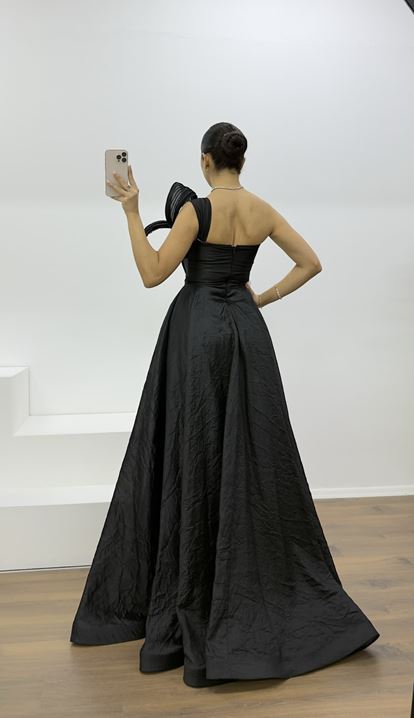 Black One-Shoulder Taffeta Evening Dress