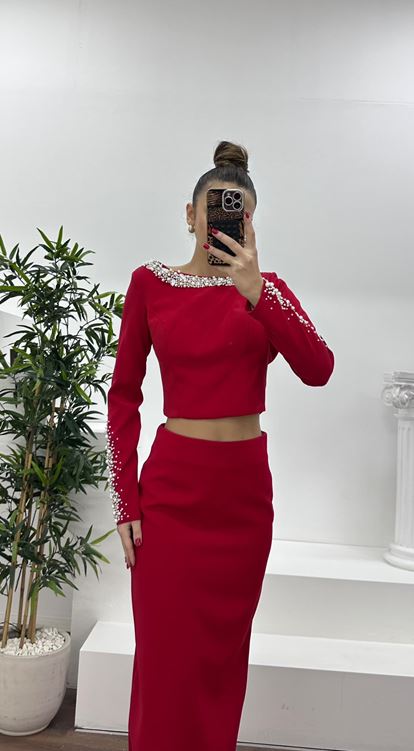 Rotes, perlenbesetztes Abendkleid-Set