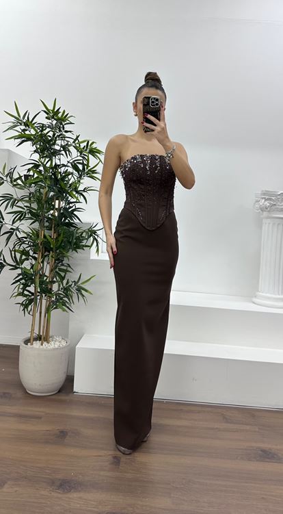 Abito da sera con dettagli Staplez color marrone caffè