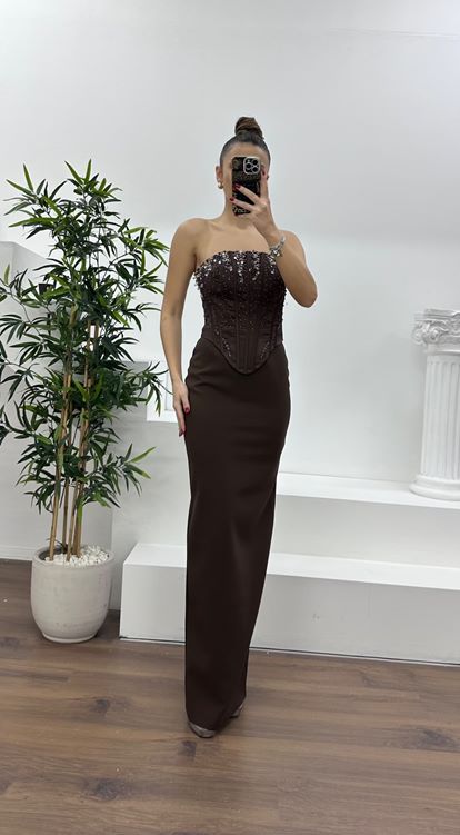 Abito da sera con dettagli Staplez color marrone caffè