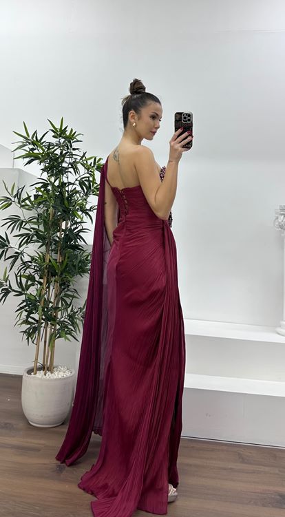 Bordo Tek Omuz İnci İşlemeli Şifon Abiye Elbise