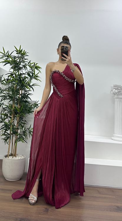 Bordo Tek Omuz İnci İşlemeli Şifon Abiye Elbise