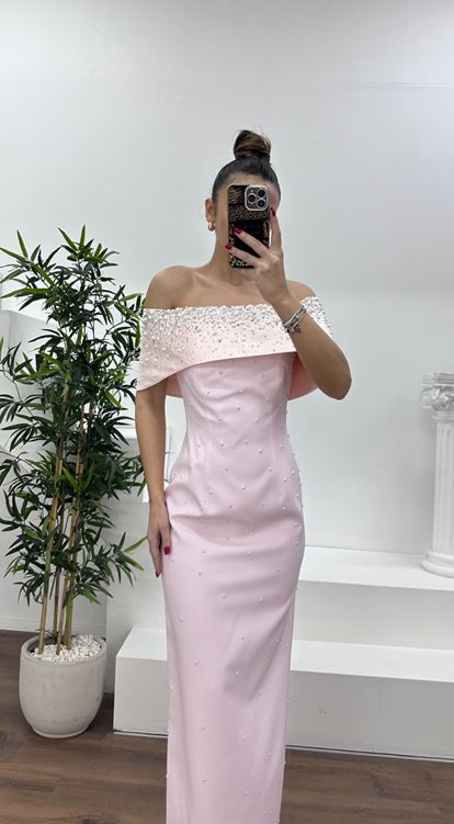 Pudra Kayık Yaka İnci Detaylı Abiye Elbise