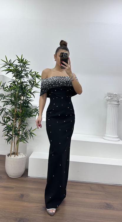 Siyah Kayık Yaka İnci Detaylı Abiye Elbise