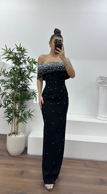 Siyah Kayık Yaka İnci Detaylı Abiye Elbise