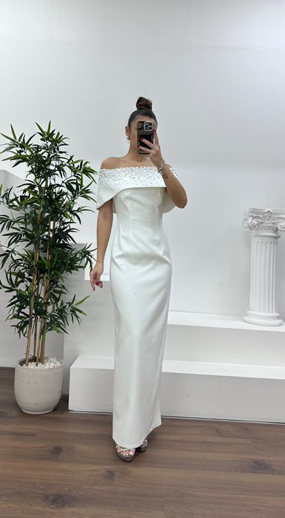 Kemik Kayık Yaka İnci Detaylı Abiye Elbise