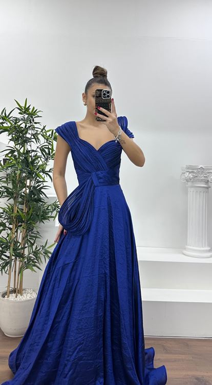 Saks Layered Draped Shoulder Design Evening Dress