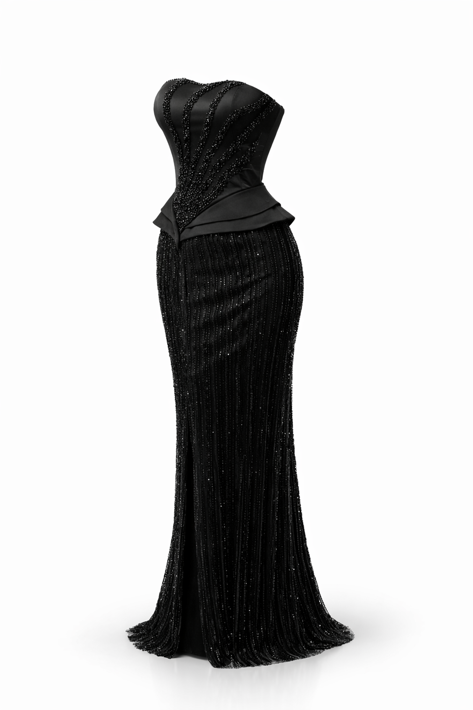 Vestido de noche negro sin tirantes con cuentas