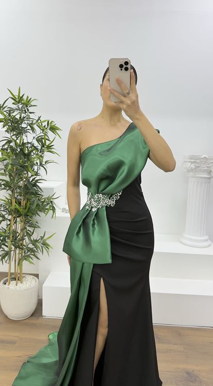 Zümrüt Tek Omuz Taş Detay Abiye Elbise