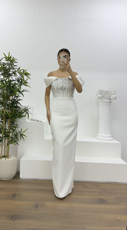 Kemik Kristal Işıltılı Omuz Detaylı Abiye Elbise