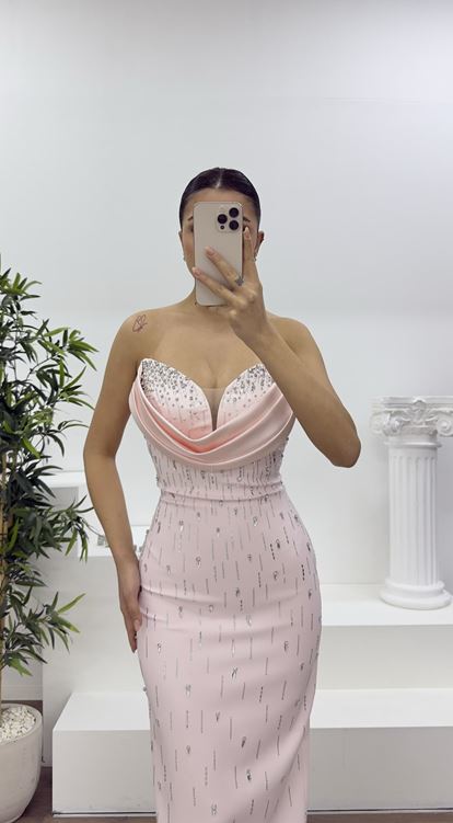 Pudra Drapeli Straplez Ve Taş İşlemeli Abiye Elbise