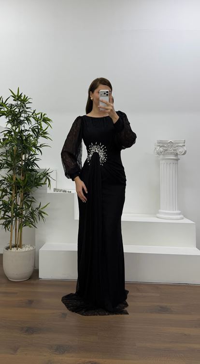 Siyah Yumuşak Dantel Dokulu,  Taş Aplikeli Büyük Beden Abiye Elbise
