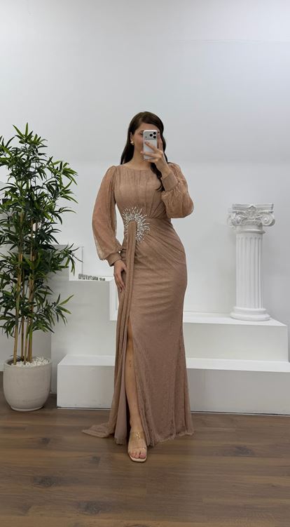 Pudra Yumuşak Dantel Dokulu,  Taş Aplikeli Büyük Beden Abiye Elbise