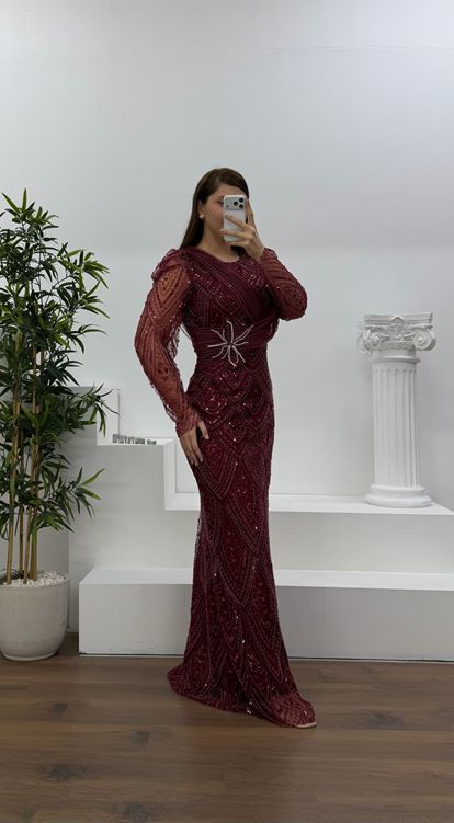 Bordo Yıldız Boncuk İşlemeli Kolları Tül  Detaylı Büyük Beden Abiye Elbise
