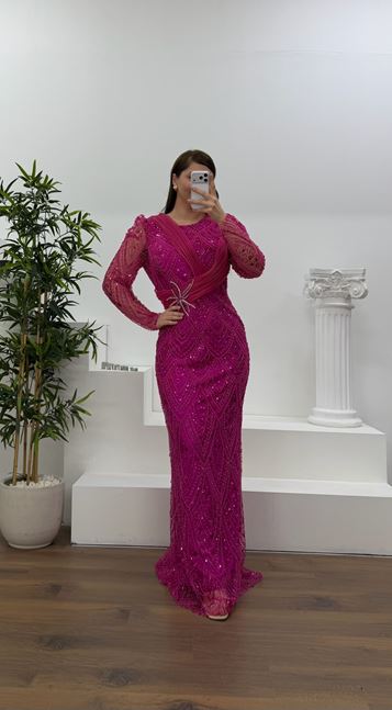 Fuşya Yıldız Boncuk İşlemeli Kolları Tül  Detaylı Büyük Beden Abiye Elbise