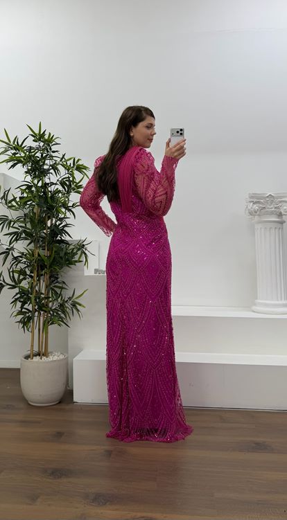 Fuşya Yıldız Boncuk İşlemeli Kolları Tül  Detaylı Büyük Beden Abiye Elbise