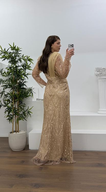 Gold Yıldız Boncuk İşlemeli Kolları Tül  Detaylı Büyük Beden Abiye Elbise