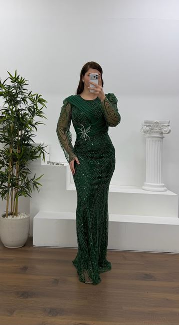 Yeşil Yıldız Boncuk İşlemeli Kolları Tül  Detaylı Büyük Beden Abiye Elbise