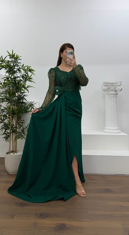 Yeşil İşlemeli  Bel Detaylı Şifon Büyük Beden  Abiye Elbise