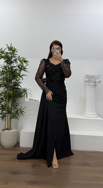 Siyah İşlemeli  Bel Detaylı Şifon Büyük Beden  Abiye Elbise