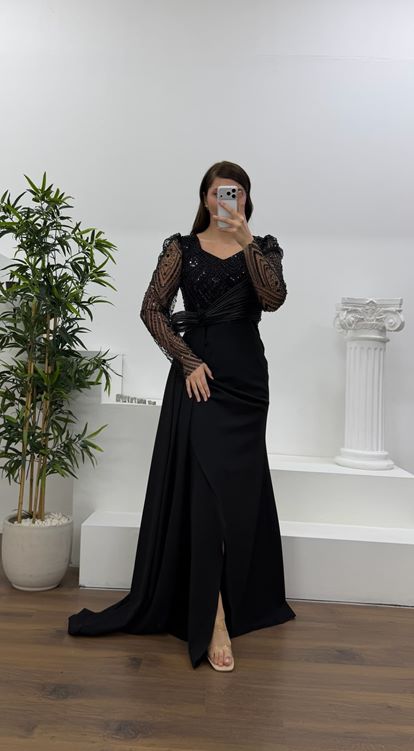 Siyah İşlemeli  Bel Detaylı Şifon Büyük Beden  Abiye Elbise