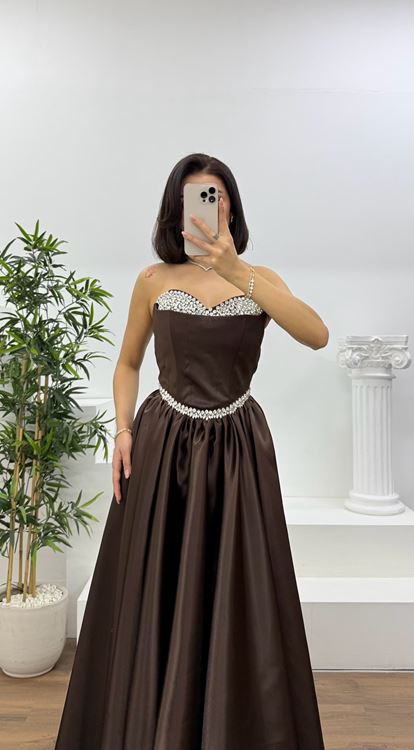 Kahverengi Prenses Kesim Kabarık Taşlı Straplez Abiye Elbise