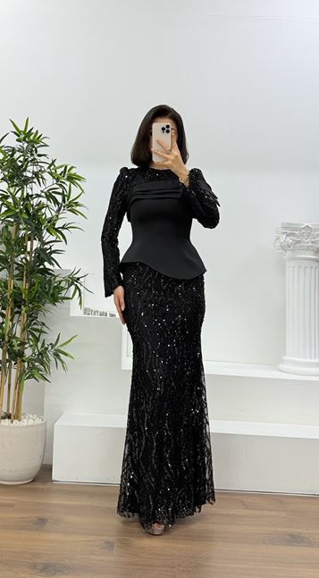 Siyah Saten Büstiyerli Payetli Balık Abiye Elbise