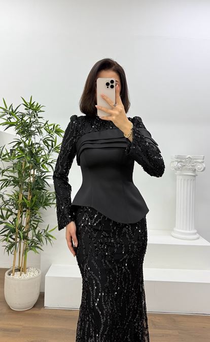 Siyah Saten Büstiyerli Payetli Balık Abiye Elbise