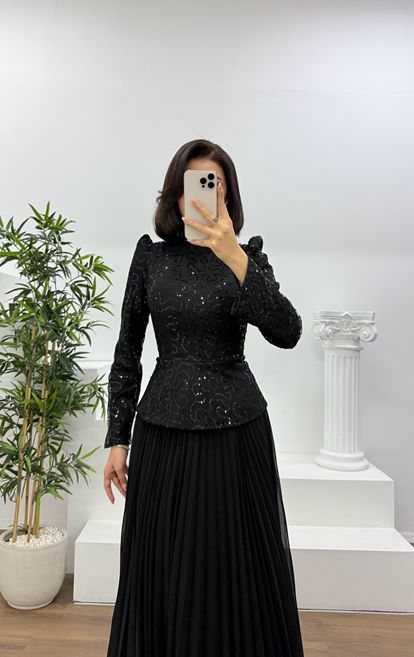 Black Lace Pleated Modest Evening Dress