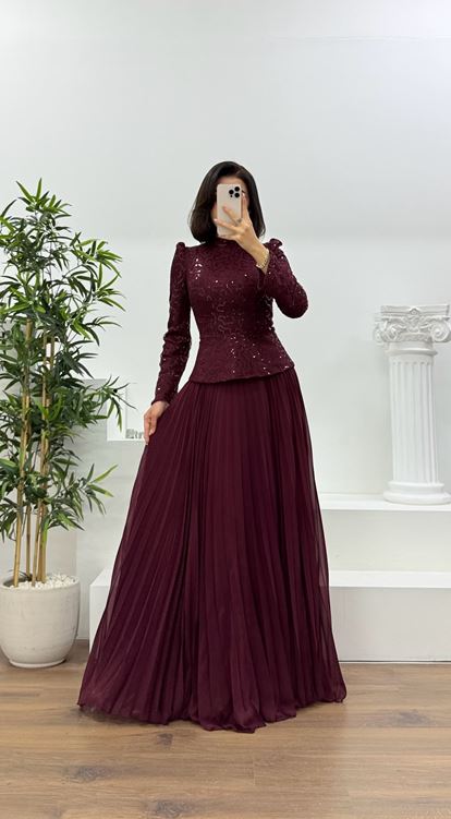 Burgundy Lace Pleated Hijab Evening Dress