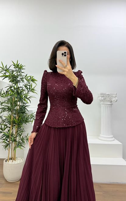 Burgundy Lace Pleated Hijab Evening Dress