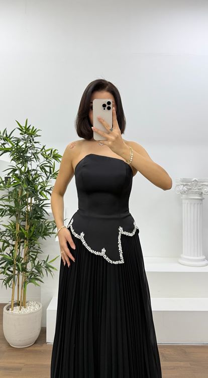Siyah Pliseli Taş Detaylı Staplez Abiye Elbise