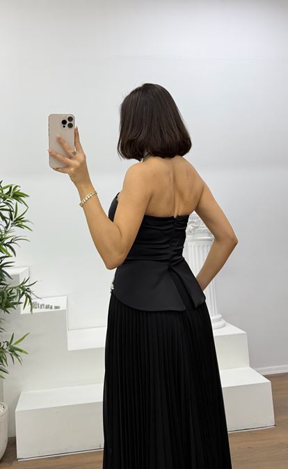 Siyah Pliseli Taş Detaylı Staplez Abiye Elbise