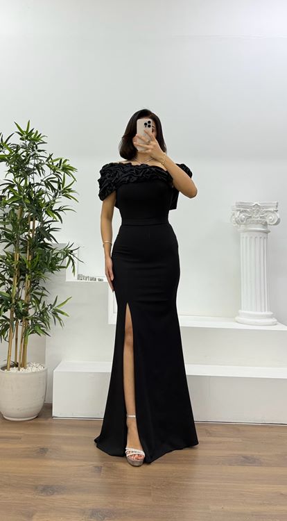 Siyah Kayık Yaka Fırfırlı Abiye Elbise