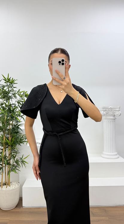 Siyah Pelerin Kol Payet Detaylı Abiye Elbise