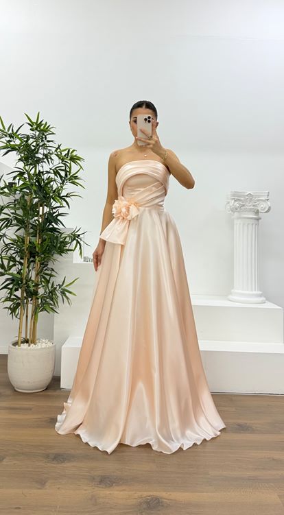 Yavruağzı Çiçek Detaylı Drapeli Şifon Abiye Elbise