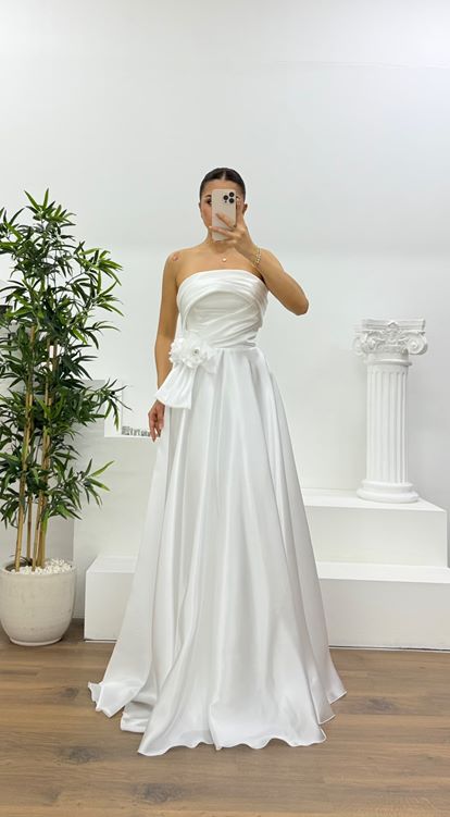 Kemik Çiçek Detaylı Drapeli Şifon Abiye Elbise